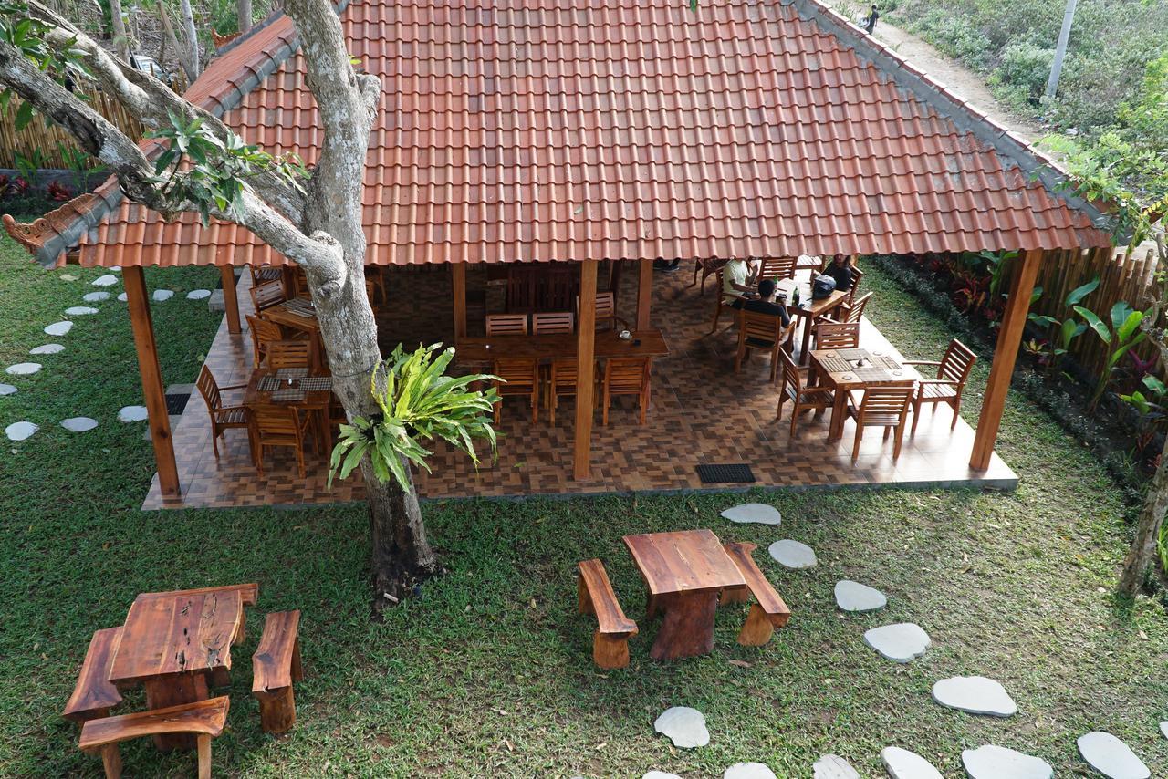 Seno Guesthouse & Cafe Uluwatu Exterior foto