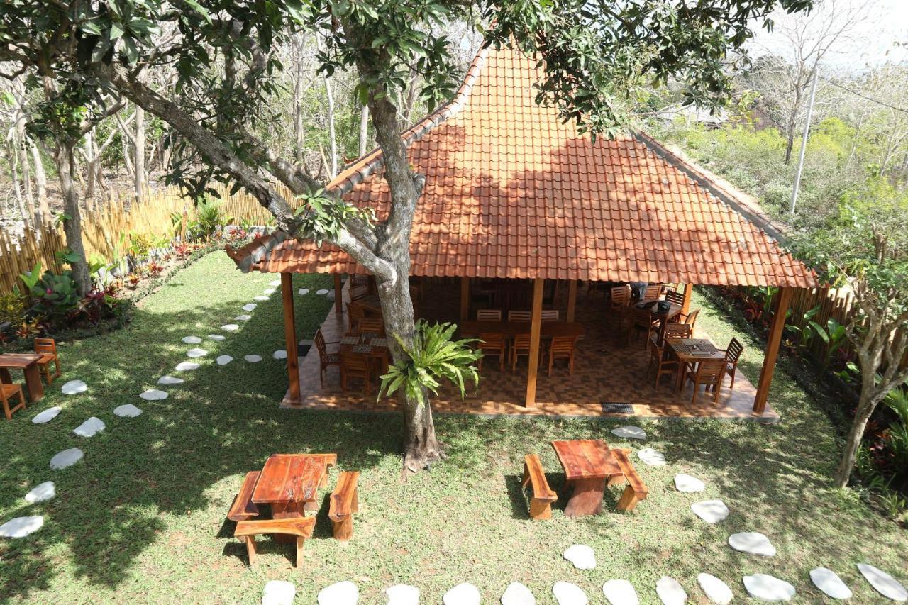 Seno Guesthouse & Cafe Uluwatu Exterior foto