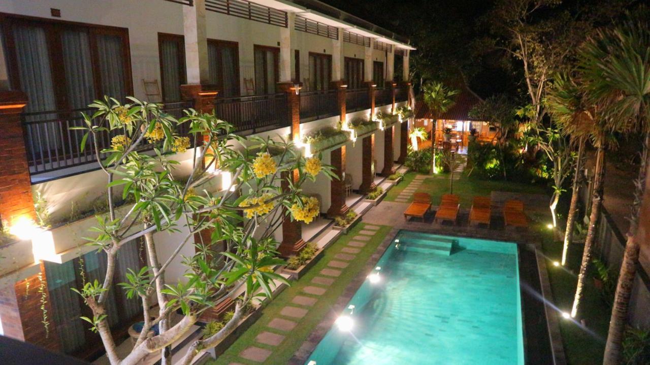 Seno Guesthouse & Cafe Uluwatu Exterior foto
